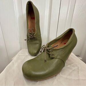 TN 29 Shoes Womens Size 37 Green Italian Leather Wooden Wedge Heel Oxford Unique